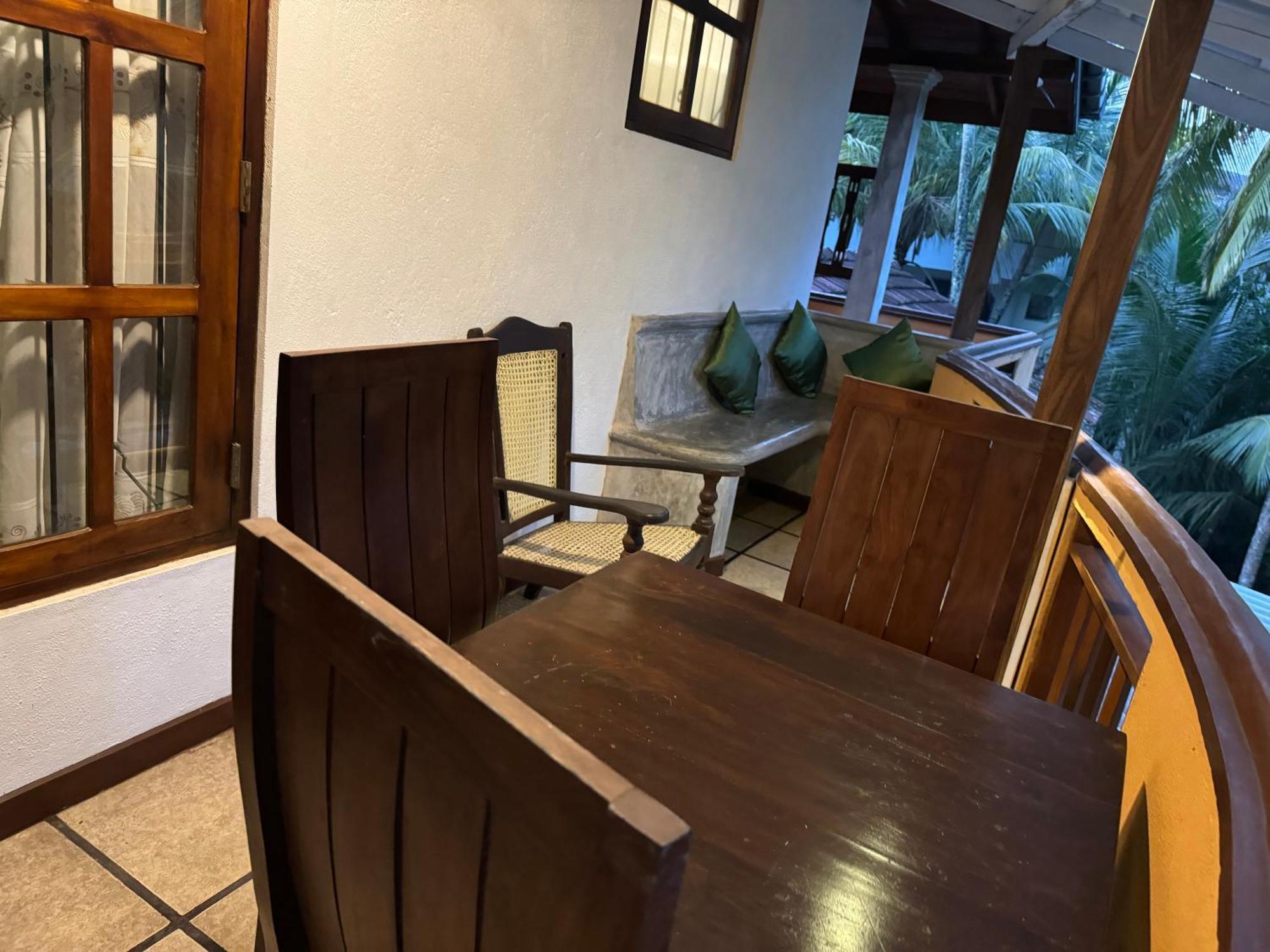 Brinkhouse Guesthouse , Unawatuna Beach Exterior photo