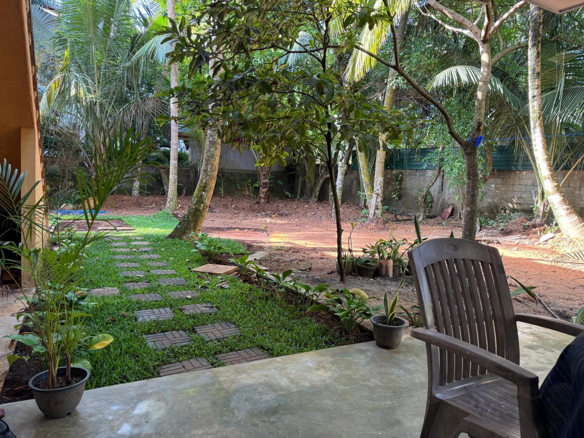 Brinkhouse Guesthouse , Unawatuna Beach Exterior photo
