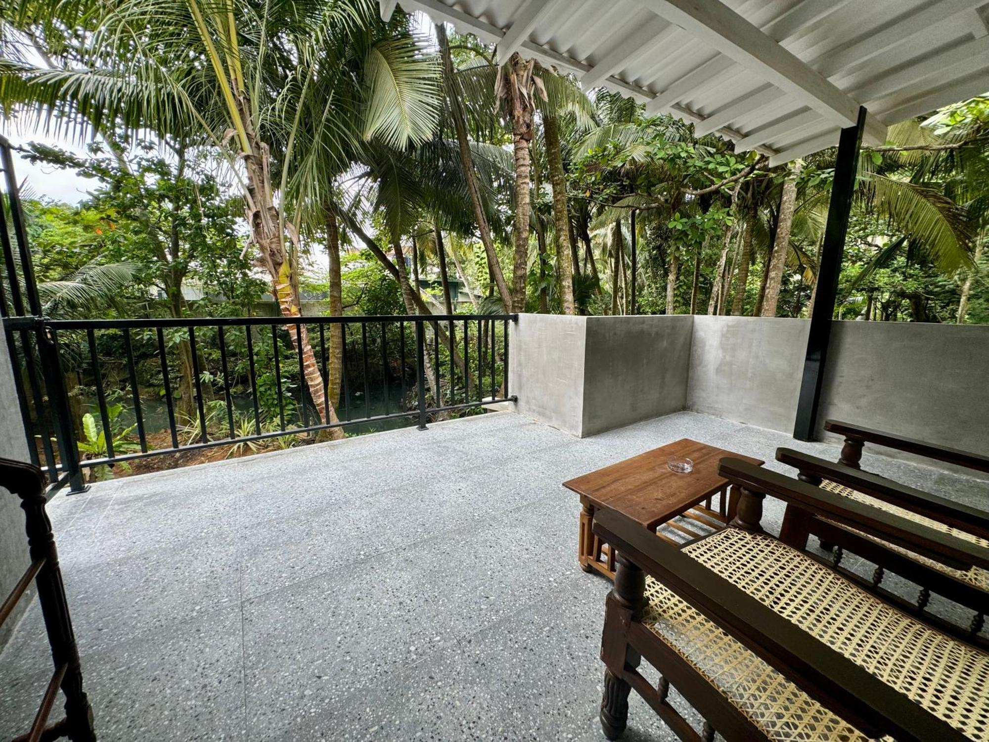 Brinkhouse Guesthouse , Unawatuna Beach Exterior photo